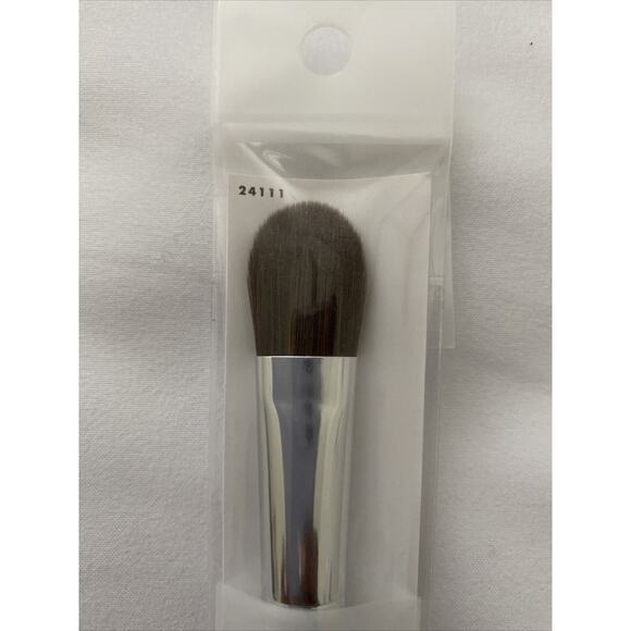 e.l.f. Foundation Brush Set of 2 Cruelty Free Vegan New in Box - Picture 3 of 8